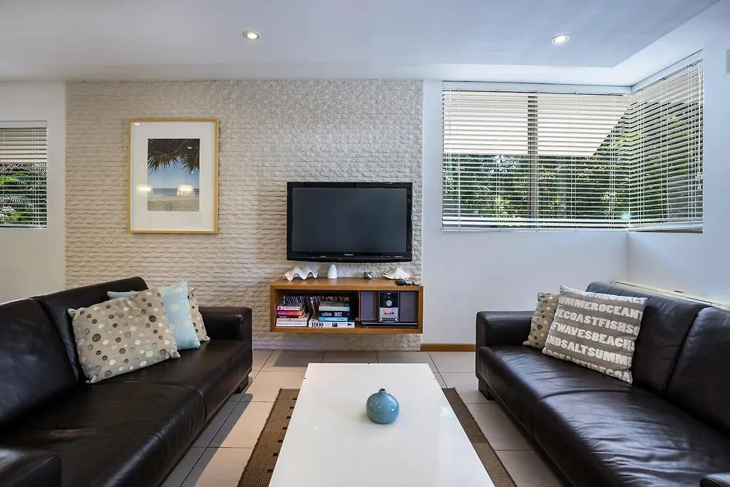 ****  Saks On Hastings Aparthotel Noosa Heads Australia
