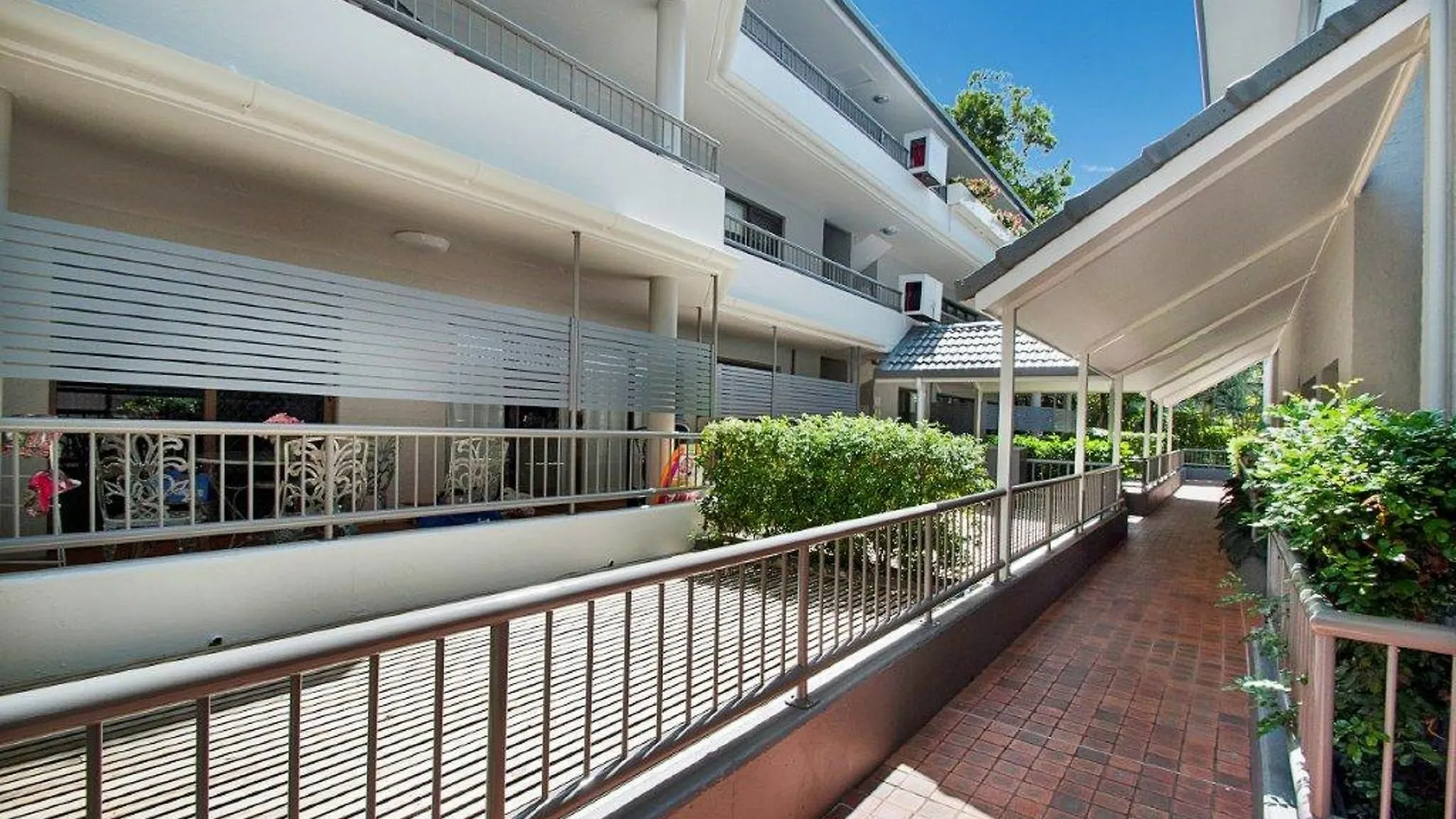 ****  Saks On Hastings Aparthotel Noosa Heads Australia